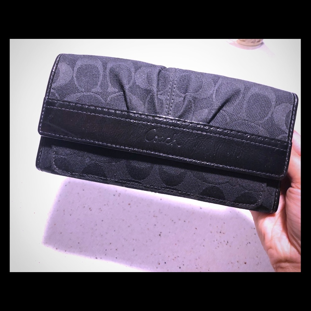 ♥️SOLD♥️ Coach black wallet